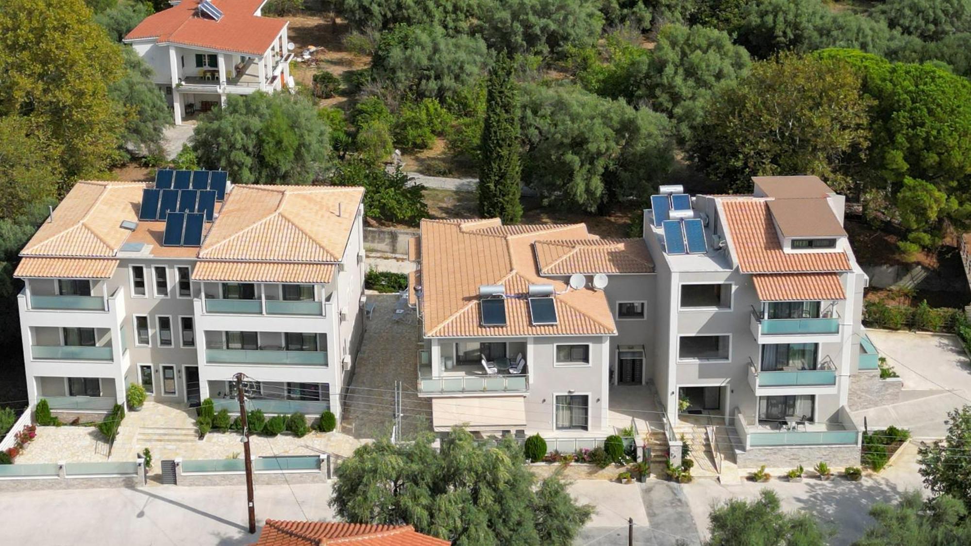 Zisis Suites Нидри Екстериор снимка