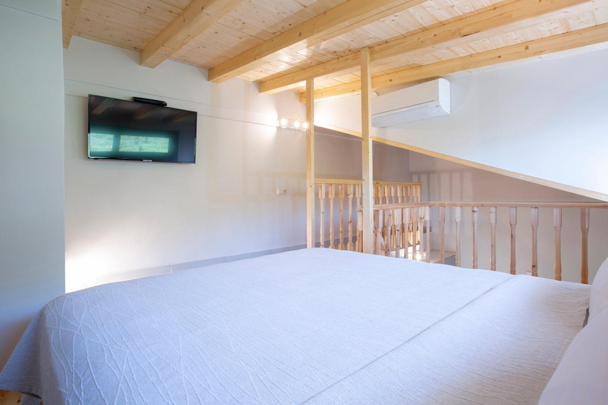 Zisis Suites Нидри Екстериор снимка